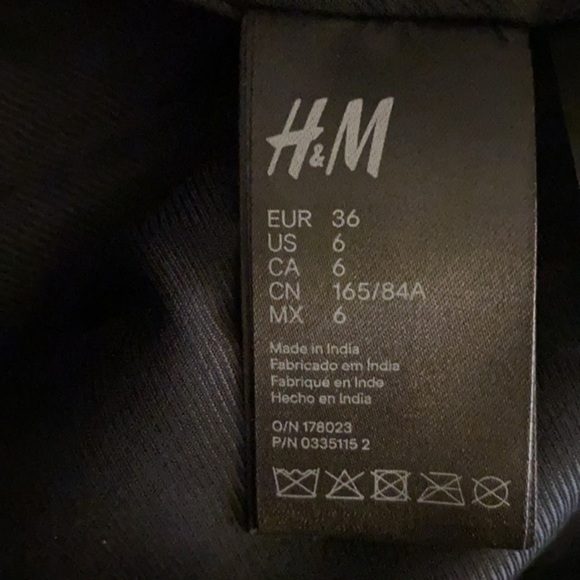 - Balmain by x H&M
Black Velvet Rope Cocktail Dress limited edition brand new - Picture 13 of 13